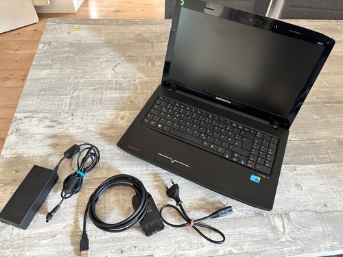 Laptop mit kabel und - 15",